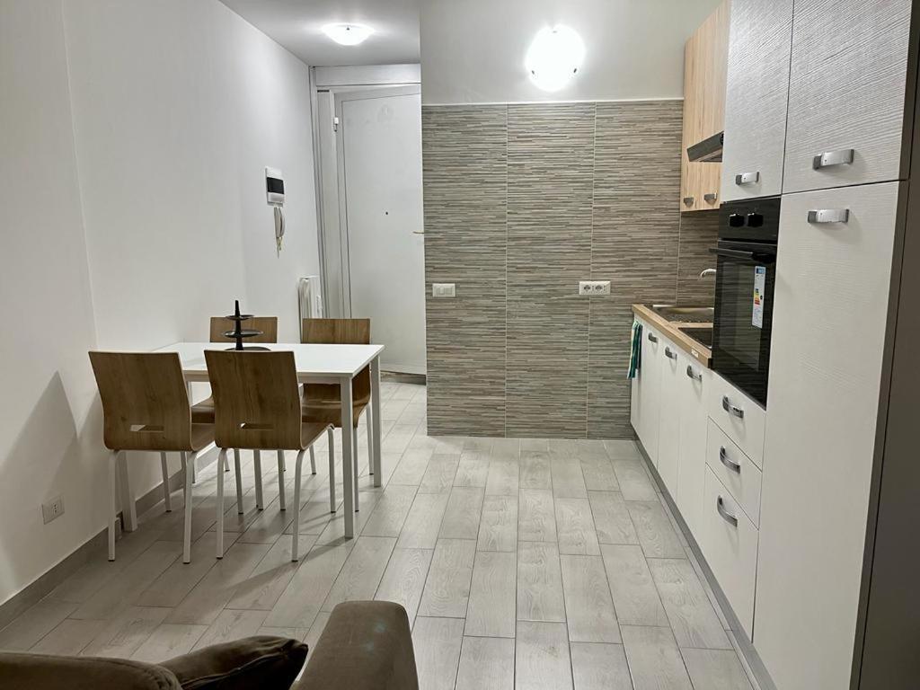 Einaudi Apartment Cologno Monzese Zewnętrze zdjęcie