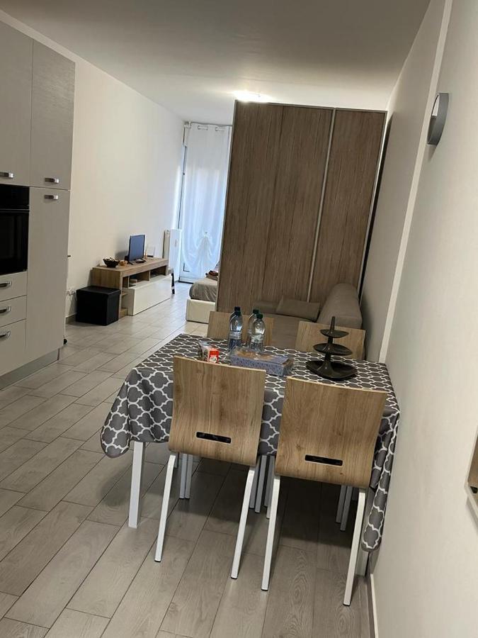 Einaudi Apartment Cologno Monzese Zewnętrze zdjęcie